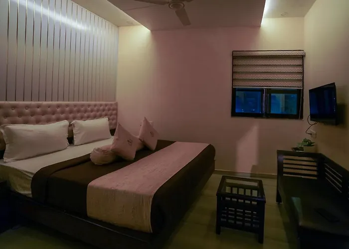 Hotel Royce Executive Near Us Consulate, Bandra Kurla Complex Mumbai